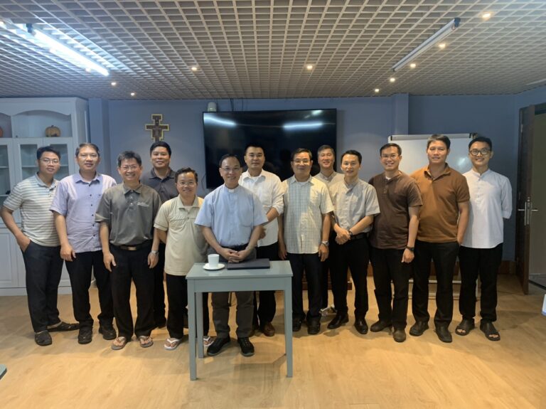 Khóa Thường Huấn dành cho linh mục và phó tế Trẻ