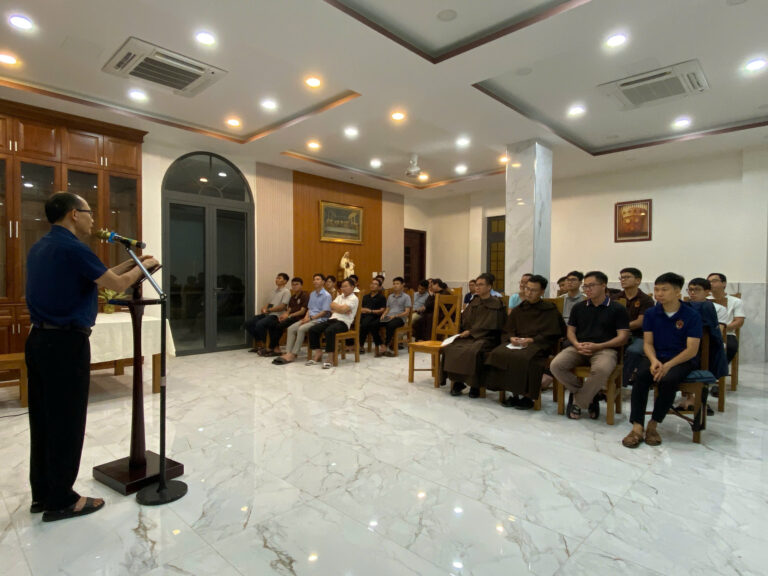 Thường huấn chuyên đề: “Thánh Gioan Thánh Giá & Thập Giá Đức Kitô – Đường Hy Vọng”